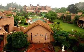 Aura Vaseela Resort Zirakpur 4* India